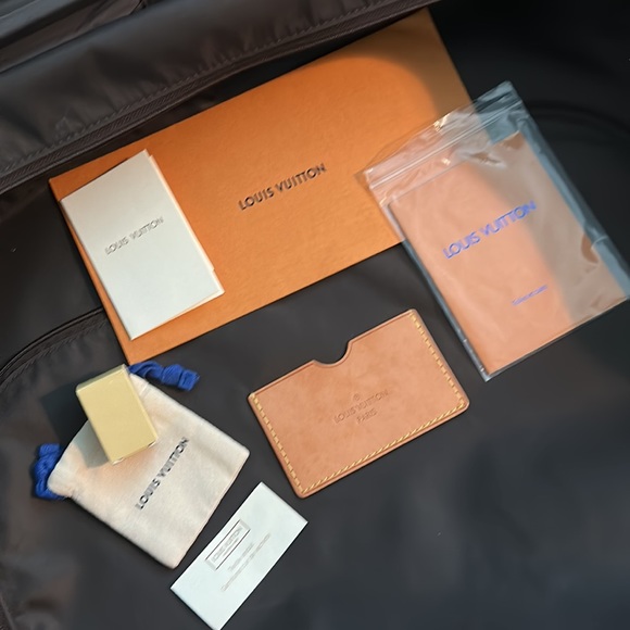 LOUIS VUITTON
Monogram Canvas Zephyr 55 Rolling Suitcase - Picture 14 of 14